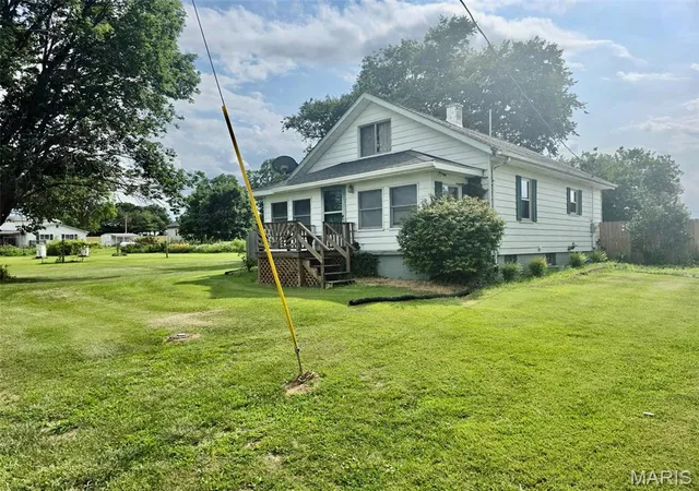 Homes for sale in Mascoutah, IL | 6015 State Route 4, Mascoutah, IL 62258 | MLS# MIS26041176