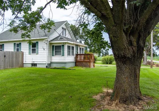Photo 2 of Single family home for sale at 6015 State Route 4, Mascoutah, IL 62258 | MLS# MIS26041176 | Listing updated on 2026-08-20