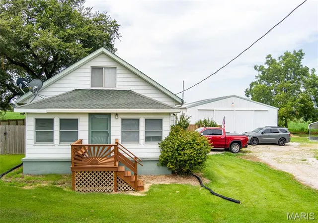 Photo 2 of Single family home for sale at 6015 State Route 4, Mascoutah, IL 62258 | MLS# MIS26041176 | Listing updated on 2026-08-20