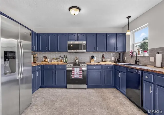 Homes for sale in Hillsboro, MO | 107 Ezekiel Ct, Hillsboro, MO 63050 | MLS# MIS26041178
