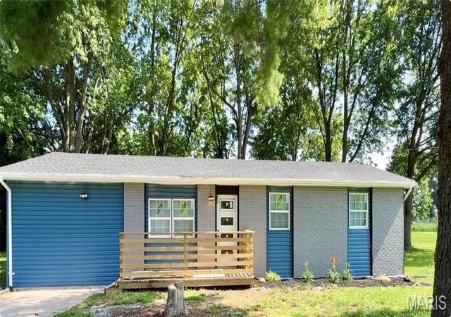 1st image of 6335 High St, Moro, IL 62067 | MLS# MIS26041181