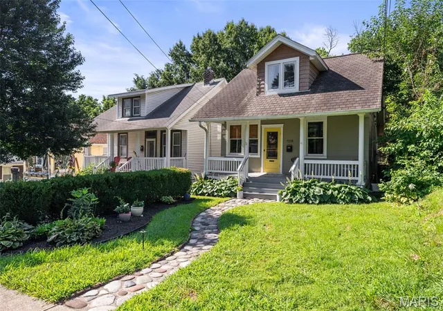 Photo 3 of Sale Pending at 7238 High St, Saint Louis, MO 63143 | MLS# MIS26041182 | Listing updated on 2026-09-13