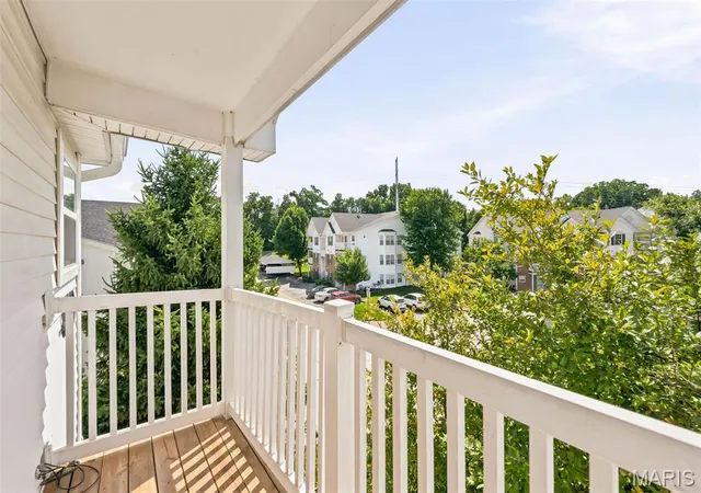 2nd image of 410 Benton Dr, St Peters, MO 63376