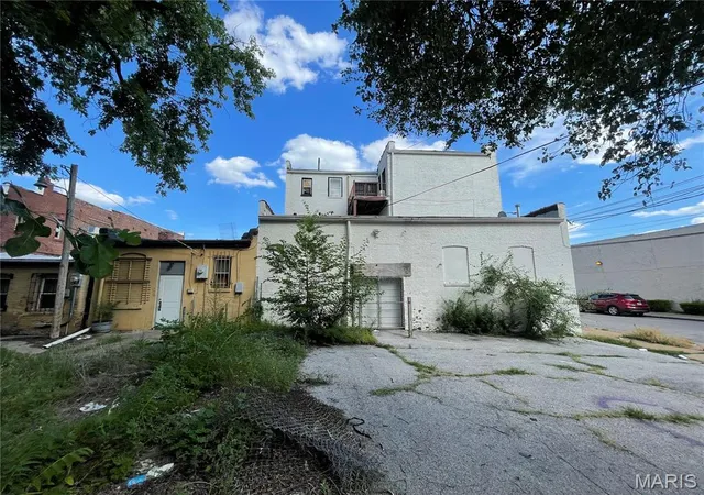 Photo 4 of Multi family home for sale at 7427 S Broadway, St Louis, MO 63111 | MLS# MIS26041196 | Listing updated on 2026-10-05