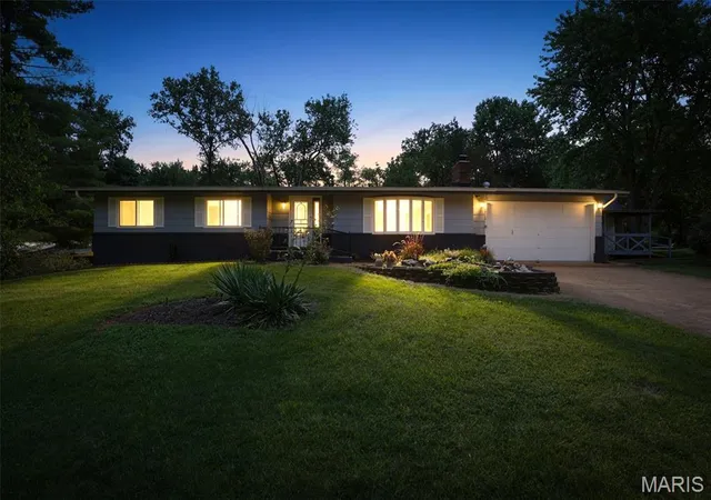 Photo 2 of Single family home for sale at 8264 Mapavi Dr, Bonne Terre, MO 63628 | MLS# MIS26041197 | Listing updated on 2026-09-01