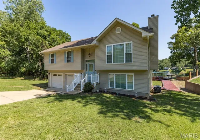 Photo 3 of Single family home for sale at 1705 Rue Marseilles, Bonne Terre, MO 63628 | MLS# MIS26041200 | Listing updated on 2026-09-01