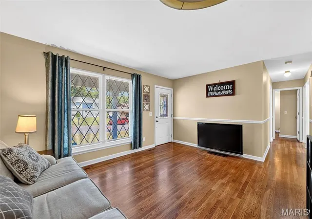 Photo 4 of Sale Pending at 1870 San Luis Rey Pkwy, Fenton, MO 63026 | MLS# MIS26041203 | Listing updated on 2026-09-22