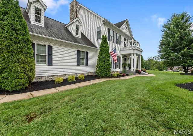 Photo 3 of Sale Pending at 2126 Abbey Rd, Cape Girardeau, MO 63701 | MLS# MIS26041209 | Listing updated on 2026-07-16