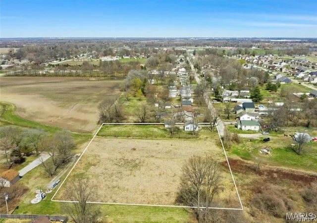 Homes for sale in Granite, IL | 4713 Warnock Ave, Granite, IL 62040 | MLS# MIS26041229