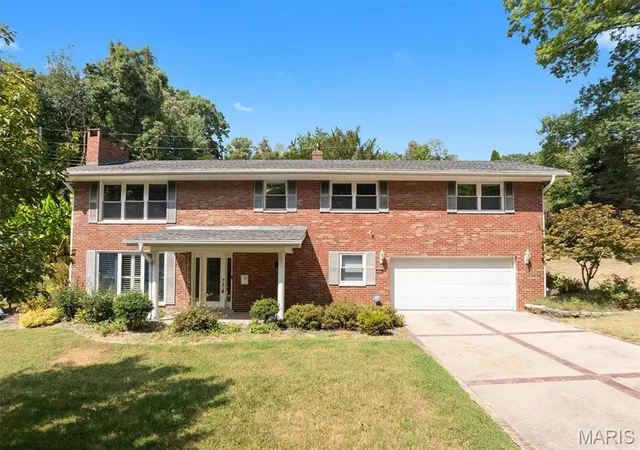 Single family home for sale at 105 Autumn Ln, Belleville, IL 62223 | MLS# MIS26041233