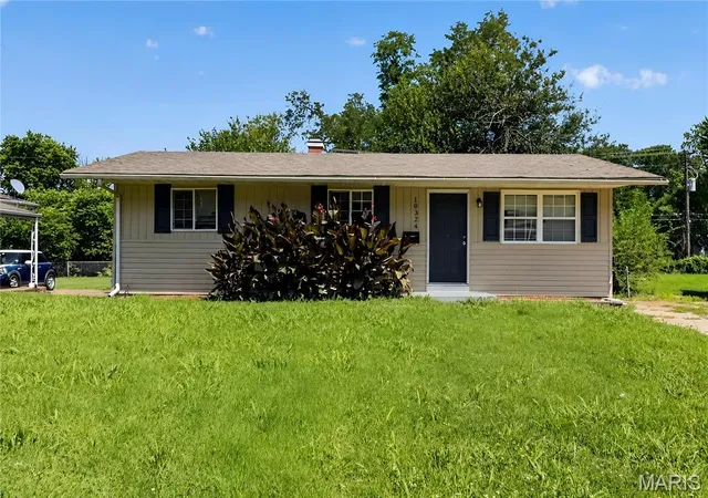 Photo 1 of Sale Pending at 10324 Durness Dr, St Louis, MO 63137 | MLS# MIS26041241 | Listing updated on 2026-10-27