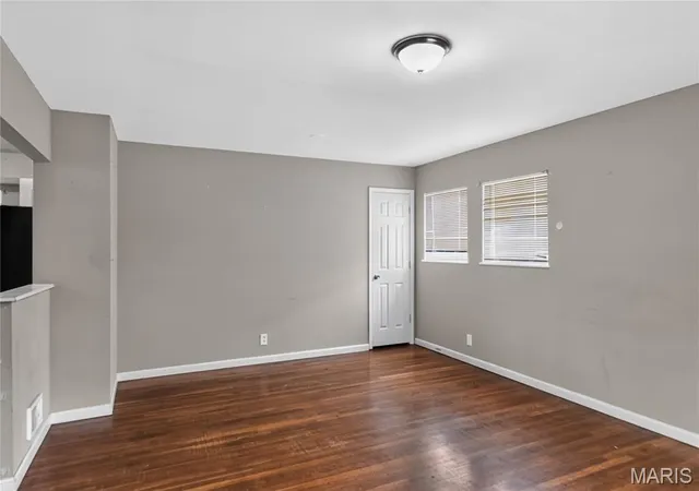Photo 4 of Sale Pending at 10324 Durness Dr, St Louis, MO 63137 | MLS# MIS26041241 | Listing updated on 2026-10-27