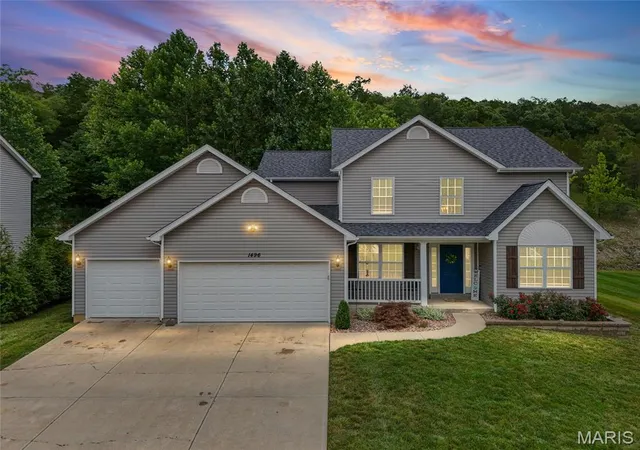 2nd image of 1496 Saint Charles Dr, Hillsboro, MO 63050 | MLS# MIS26041252