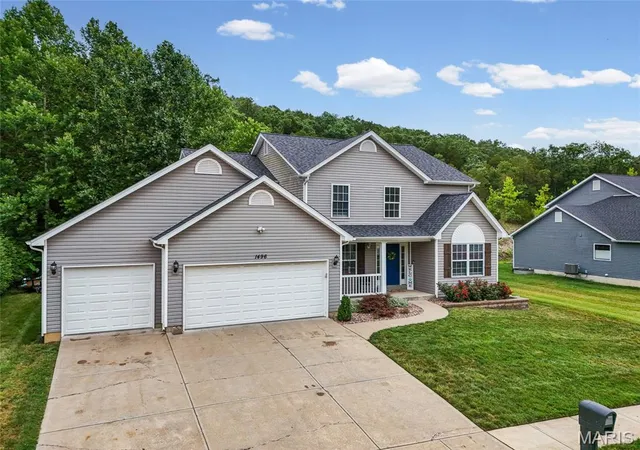 3rd image of 1496 Saint Charles Dr, Hillsboro, MO 63050 | MLS# MIS26041252