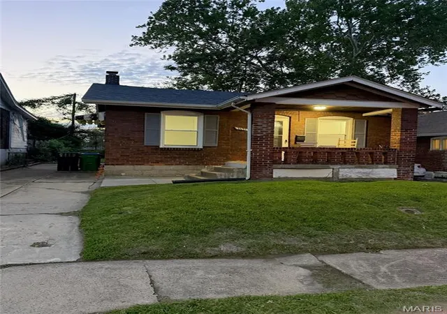 Single family home for sale at 2123 69Th St, Saint Louis, MO 63121 | MLS# MIS26041256 | Listing updated on 2026-07-22