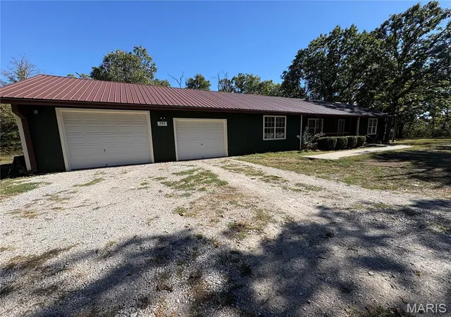 Photo 3 of Single family home for sale at 392 State Road P, Long Lane, MO 65590 | MLS# MIS26041270 | Listing updated on 2026-10-06