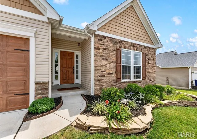 Photo 3 of Single family home for sale at 75 Stone Bridge Dr, Moscow Mills, MO 63362 | MLS# MIS26041274 | Listing updated on 2026-09-13