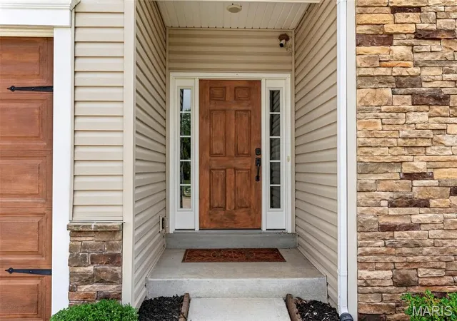 Photo 3 of Single family home for sale at 75 Stone Bridge Dr, Moscow Mills, MO 63362 | MLS# MIS26041274 | Listing updated on 2026-09-13