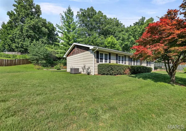 Homes for sale in Collinsville, IL | 906 Hadley St, Collinsville, IL 62234 | MLS# MIS26041286