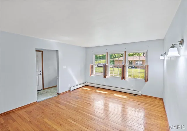 Homes for sale in Collinsville, IL | 906 Hadley St, Collinsville, IL 62234 | MLS# MIS26041286