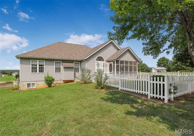 Photo 2 of Single family home for sale at 1 Dogwood Ct, Fredericktown, MO 63645 | MLS# MIS26041289 | Listing updated on 2026-10-05