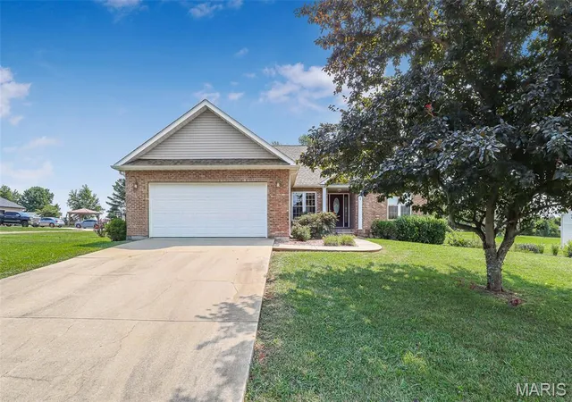 Photo 3 of Single family home for sale at 1 Dogwood Ct, Fredericktown, MO 63645 | MLS# MIS26041289 | Listing updated on 2026-10-05