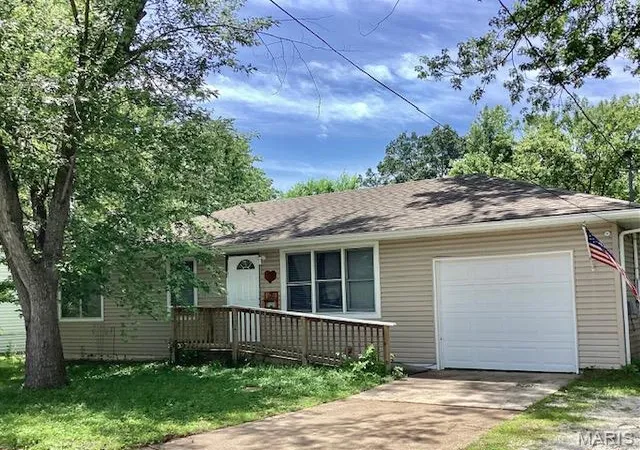 Homes for sale in Pacific, MO | 109 Marcia Ln, Pacific, MO 63069 | MLS# MIS26041290