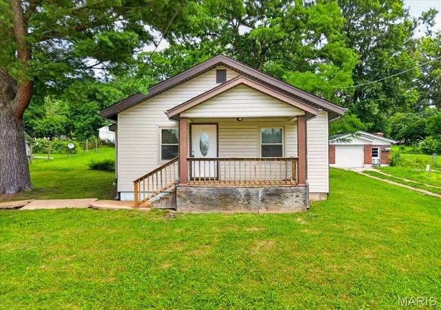 Homes for sale in Maryland Heights, MO | 110 Edgeworth Ave, Maryland Heights, MO 63043 | MLS# MIS26041292