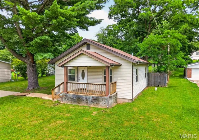 Homes for sale in Maryland Heights, MO | 110 Edgeworth Ave, Maryland Heights, MO 63043 | MLS# MIS26041292