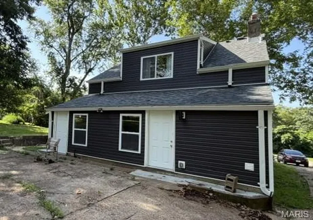 Photo 1 of Single family home for sale at 10643 Thorpe Ave, Saint Louis, MO 63114 | MLS# MIS26041299 | Listing updated on 2026-08-20