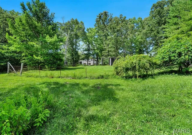Homes for sale in St Clair, MO | 221 Katherine Ln, St Clair, MO 63077 | MLS# MIS26041301