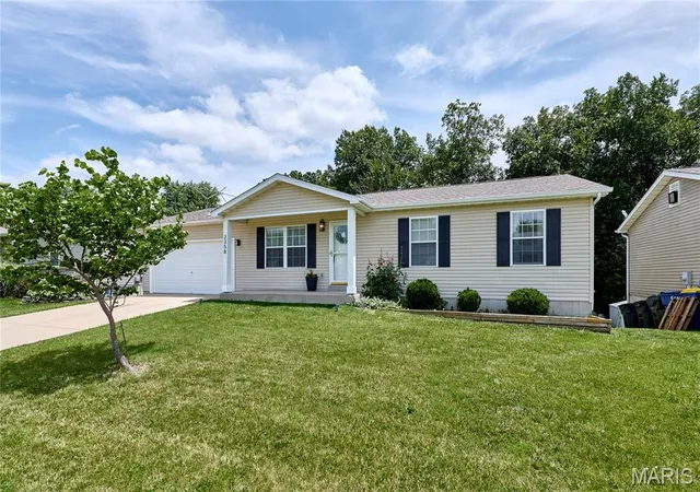 Homes for sale in Warrenton, MO | 2358 Balboa Cir, Warrenton, MO 63383 | MLS# MIS26041304