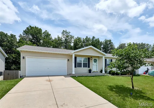 Homes for sale in Warrenton, MO | 2358 Balboa Cir, Warrenton, MO 63383 | MLS# MIS26041304