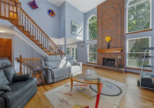 2nd image of 301 Arlington Glen Ct, Fenton, MO 63026 | MLS# MIS26041307