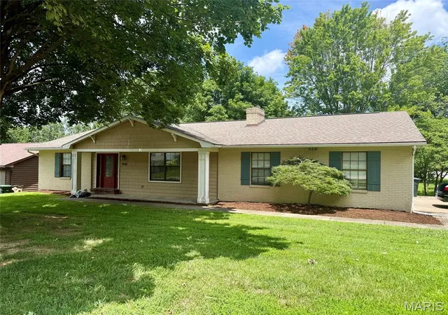 Photo 1 of Sale Pending at 1542 Saratoga St, Cape Girardeau, MO 63701 | MLS# MIS26041325 | Listing updated on 2026-09-03