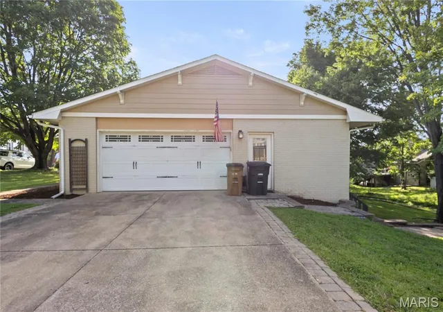 Photo 3 of Sale Pending at 1542 Saratoga St, Cape Girardeau, MO 63701 | MLS# MIS26041325 | Listing updated on 2026-09-03