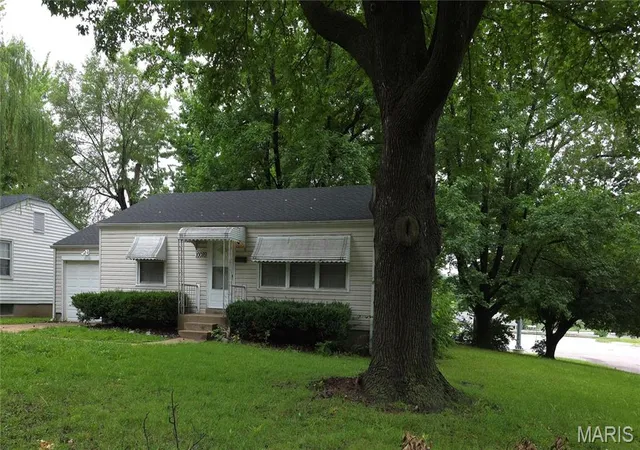 Homes for sale in Bellefontaine Nghbrs, MO | 10089 Dwight Dr, Bellefontaine Nghbrs, MO 63137 | MLS# MIS26041329