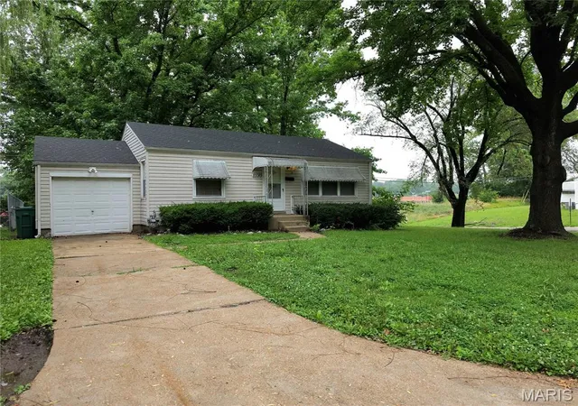 Homes for sale in Bellefontaine Nghbrs, MO | 10089 Dwight Dr, Bellefontaine Nghbrs, MO 63137 | MLS# MIS26041329