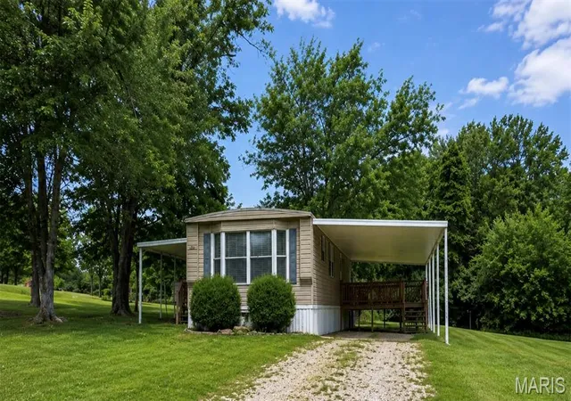Homes for sale in Warrenton, MO | 26175 Carol Dr, Warrenton, MO 63383 | MLS# MIS26041332