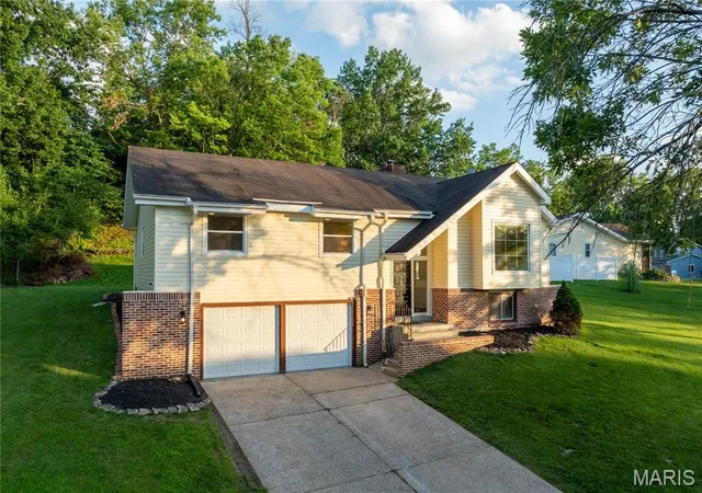 1st image of 6938 Jamestown Way Dr, Florissant, MO 63033 | MLS# MIS26041333