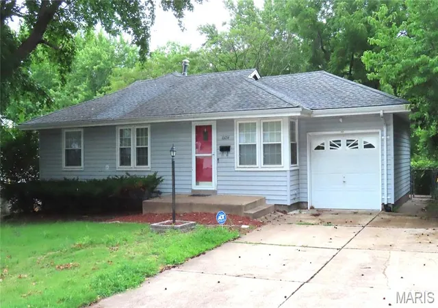 Photo 1 of Single family home for sale at 10054 Hedge Dr, Saint Louis, MO 63137 | MLS# MIS26041341 | Listing updated on 2026-08-21