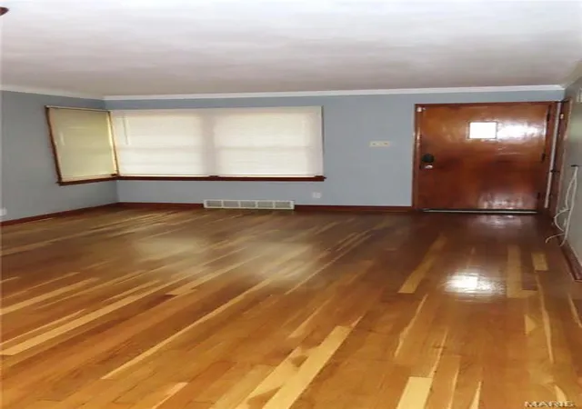 Photo 2 of Single family home for sale at 10054 Hedge Dr, Saint Louis, MO 63137 | MLS# MIS26041341 | Listing updated on 2026-08-21