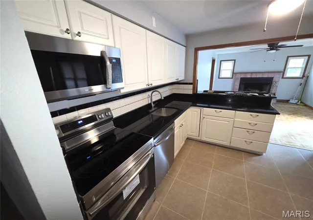 Photo 3 of Single family home for sale at 10054 Hedge Dr, Saint Louis, MO 63137 | MLS# MIS26041341 | Listing updated on 2026-08-21