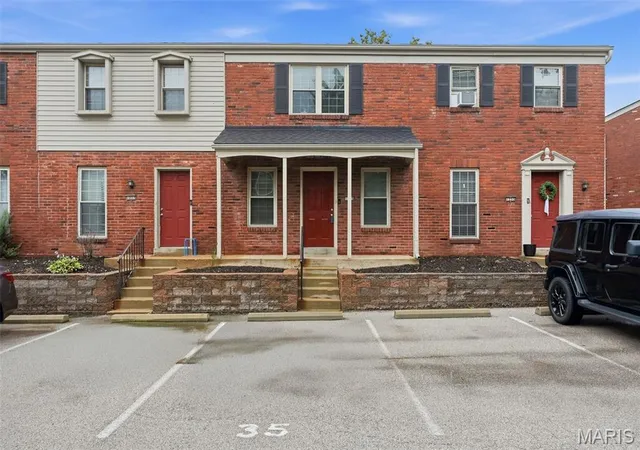 1st image of 1235 Clarkson Ct #1235, Ellisville, MO 63011 | MLS# MIS26041343