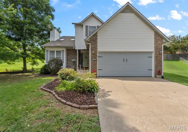 Photo 1 of Single family home for sale at 1009 Dearmore Ct, Cape Girardeau, MO 63701 | MLS# MIS26041351 | Listing updated on 2026-10-11