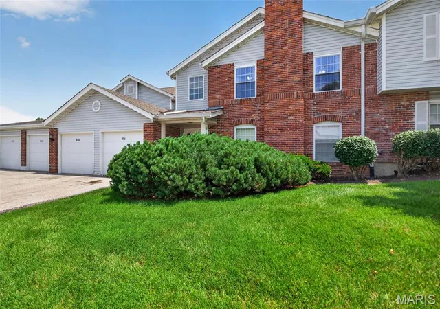 2nd image of 974 Windstream Dr #38, St Peters, MO 63376 | MLS# MIS26041362
