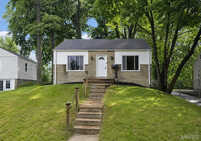 Homes for sale in Saint Ann, MO | 3535 Saint Christopher Ln, Saint Ann, MO 63074 | MLS# MIS26041364