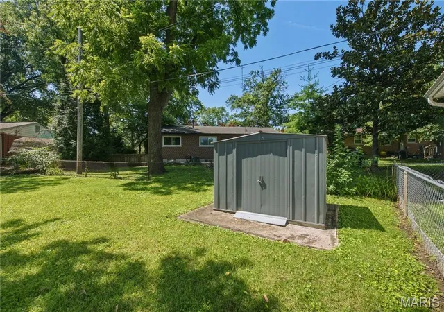 35th image of 350 Saint Patrick Ln, Florissant, MO 63031 | MLS# MIS26041371