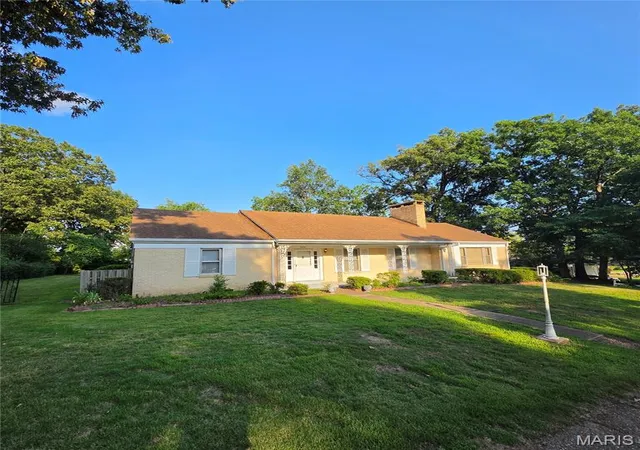 Homes for sale in Poplar Bluff, MO | 1406 Rosedale Ln, Poplar Bluff, MO 63901 | MLS# MIS26041378