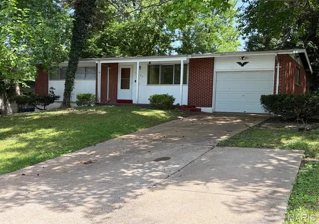 Homes for sale in Dellwood, MO | 10204 Dacey Dr, Dellwood, MO 63136 | MLS# MIS26041387
